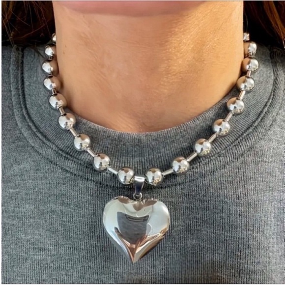 Zara Jewelry - NWOT Zara Silver Puffy Heart Necklace (1053)